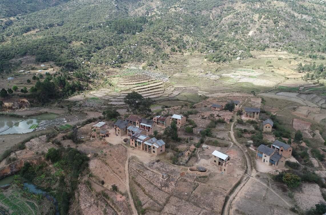 À Tsarafandry, l’eau par gravitation renforce la production et les revenus des ménages